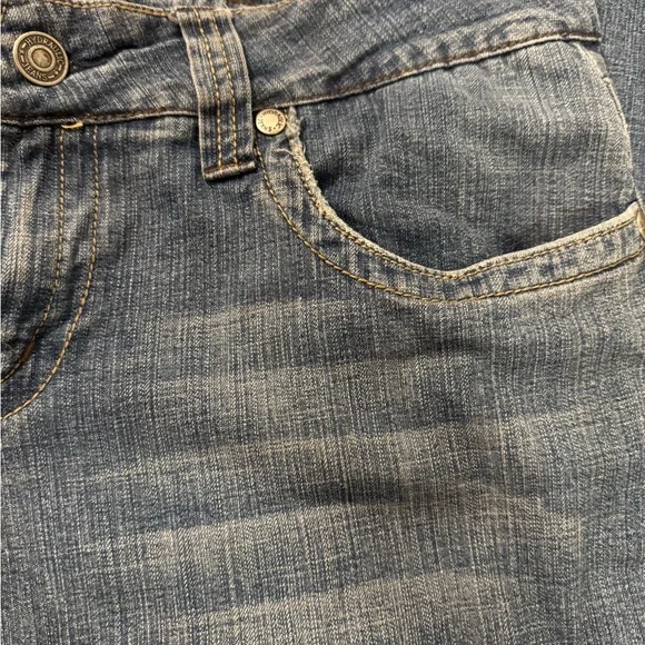 Preowned Stylish Blue Denim Jeans - Picture 8 of 10